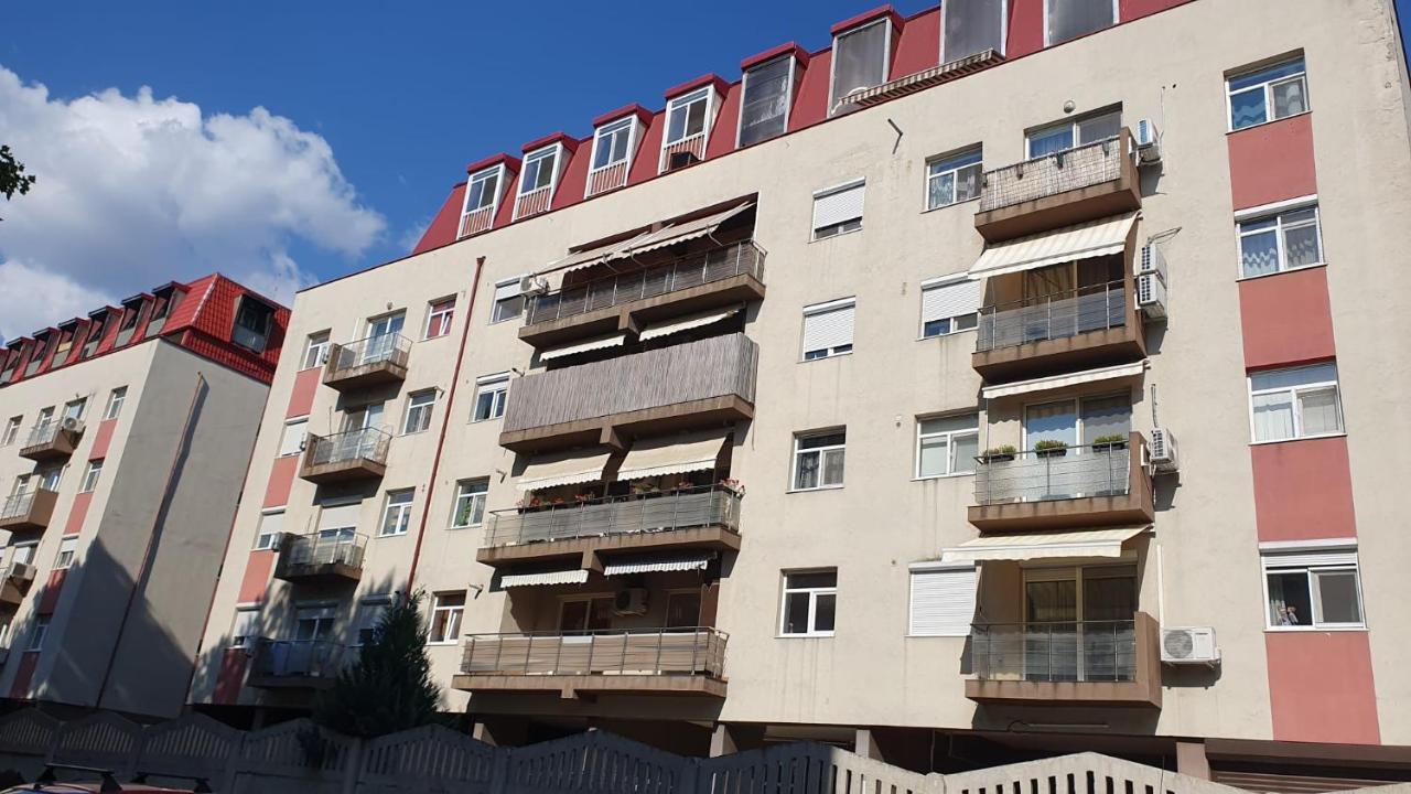 Apartament Tokyo Bukarest Kültér fotó