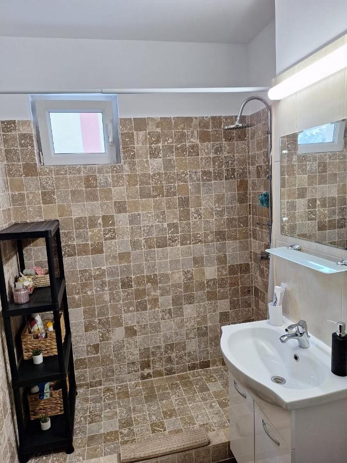 Apartament Tokyo Bukarest Kültér fotó